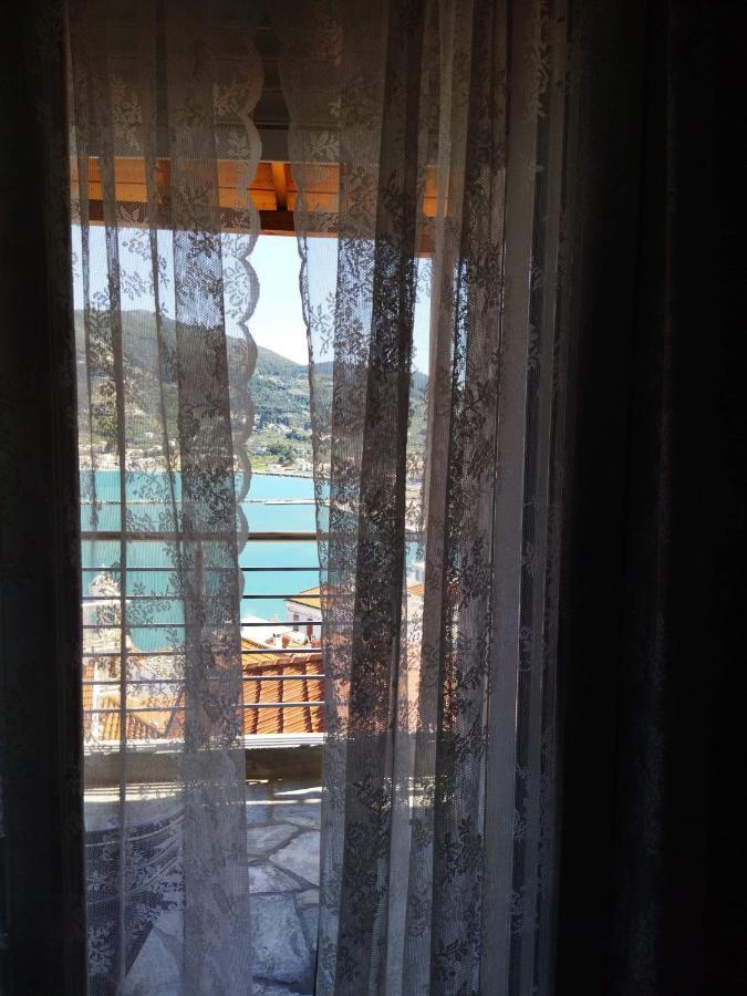 Kastro House Holiday home *