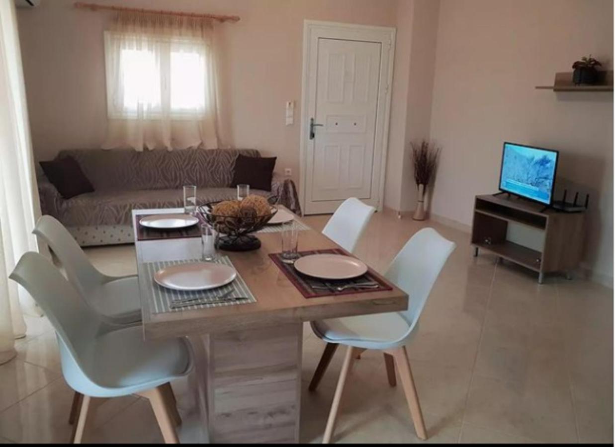 Paschali With 2 Bedrooms In Ammoudia Apartment