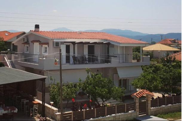 Paschali With 2 Bedrooms In Ammoudia * Parga