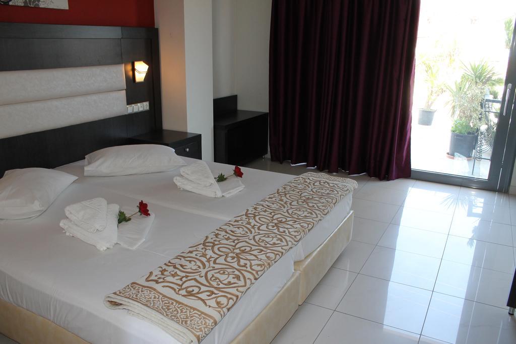 Hotel La Caretta 4*