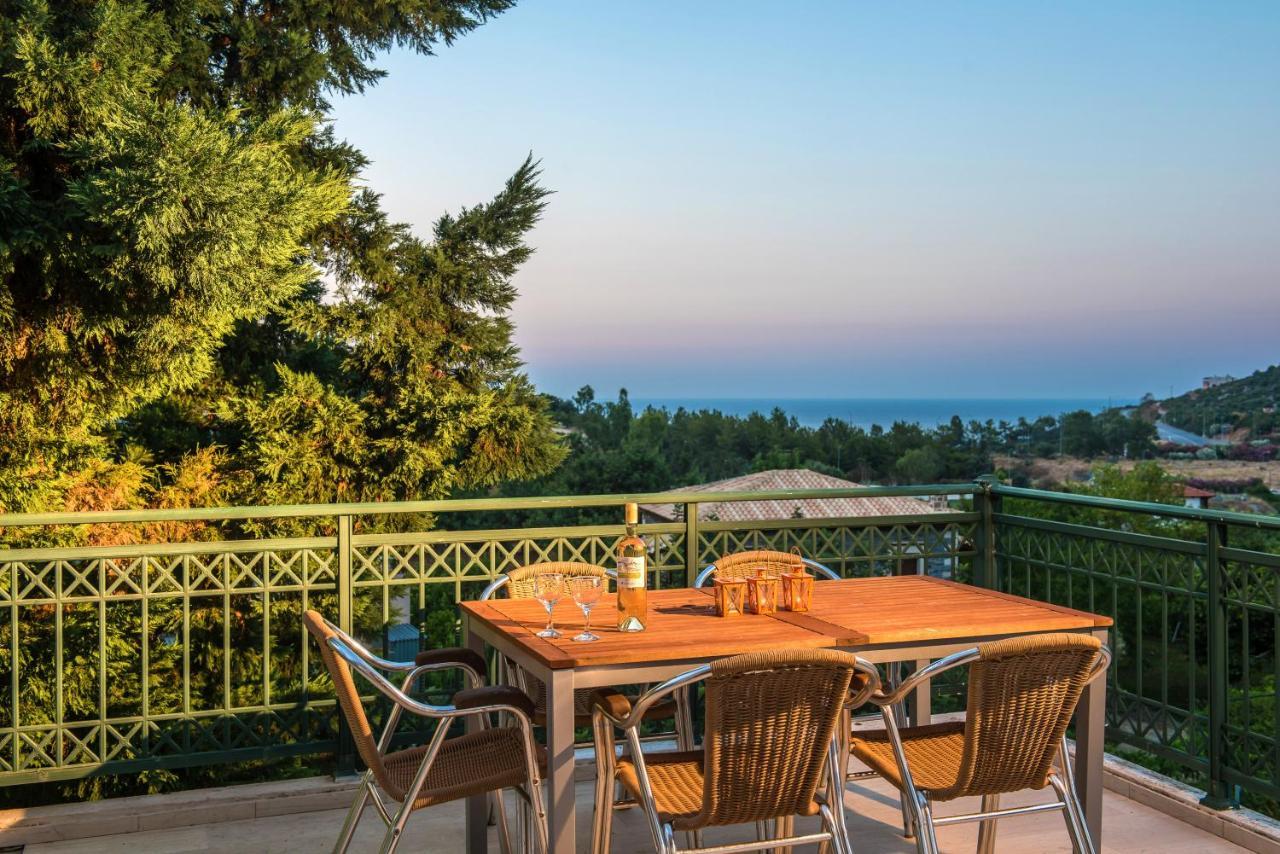 Villa Vlychada - With Private Pool Vlikhadha