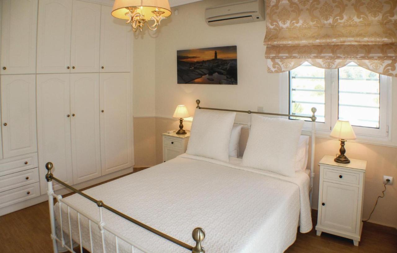 Holiday home Nice Home In Nea Makri With Kitchen