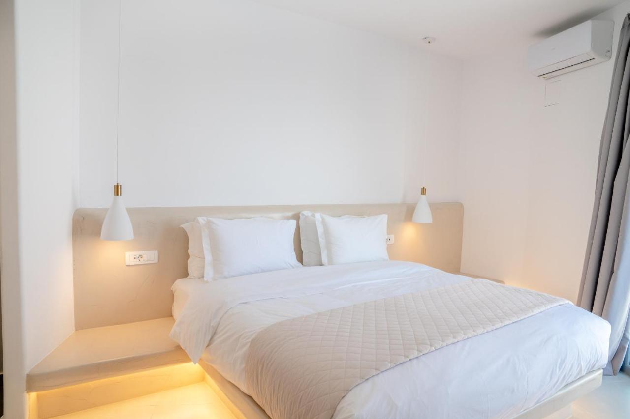 Oyster Luxury Imerovigli (Santorini)