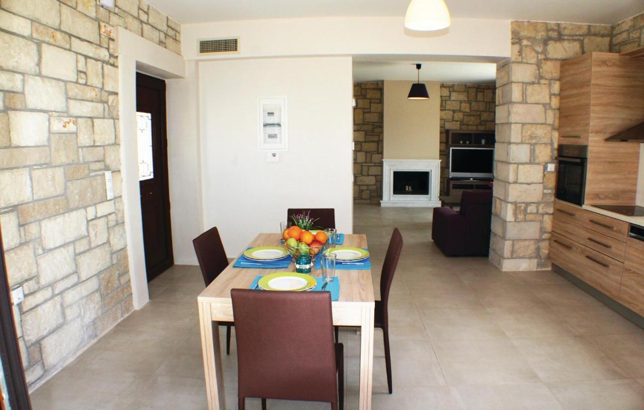 Petrina Kastri 3 Holiday home