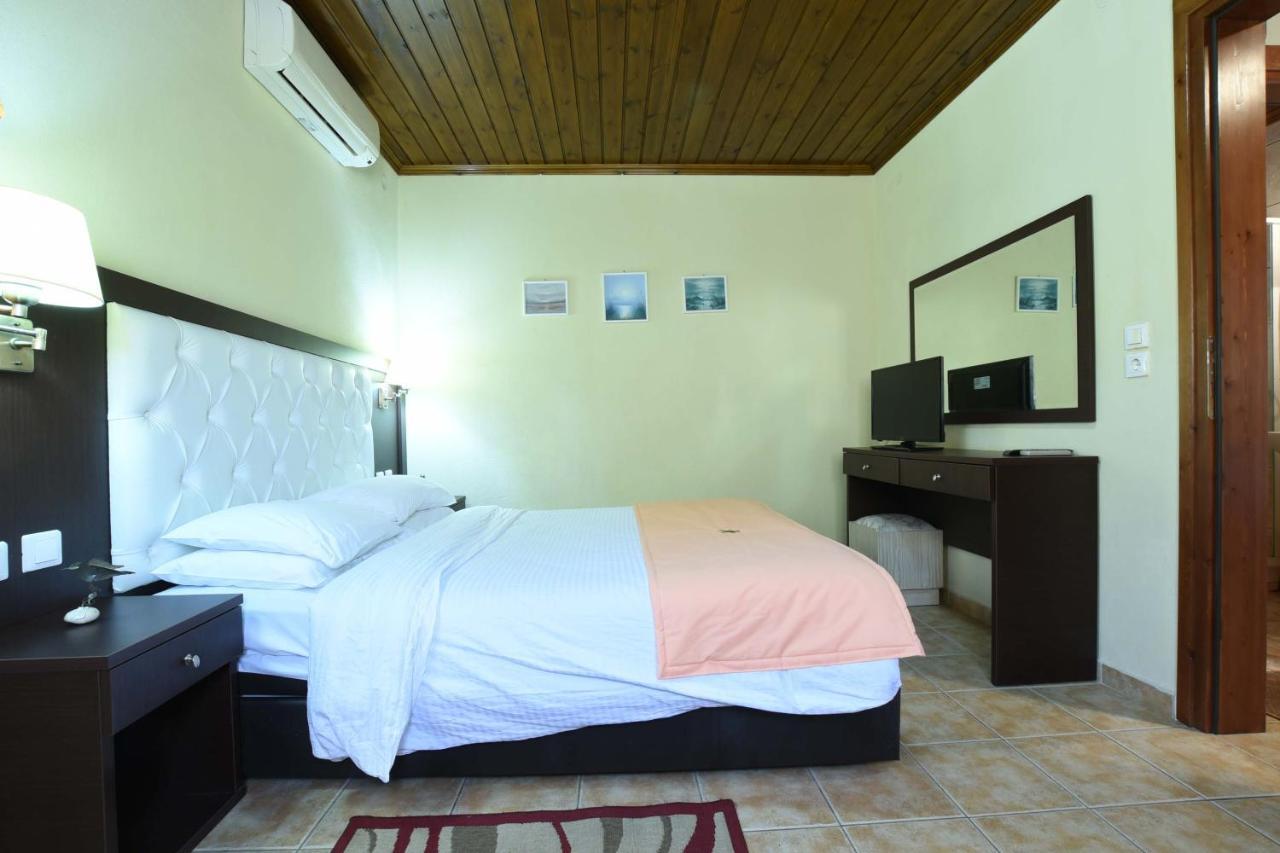 Haus Platanos & By The Sea Apartment