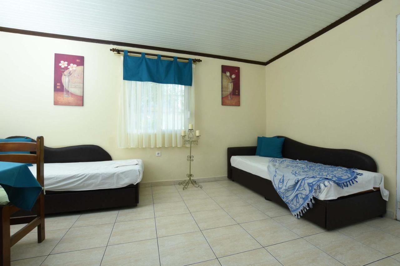 Haus Platanos & By The Sea Apartment *