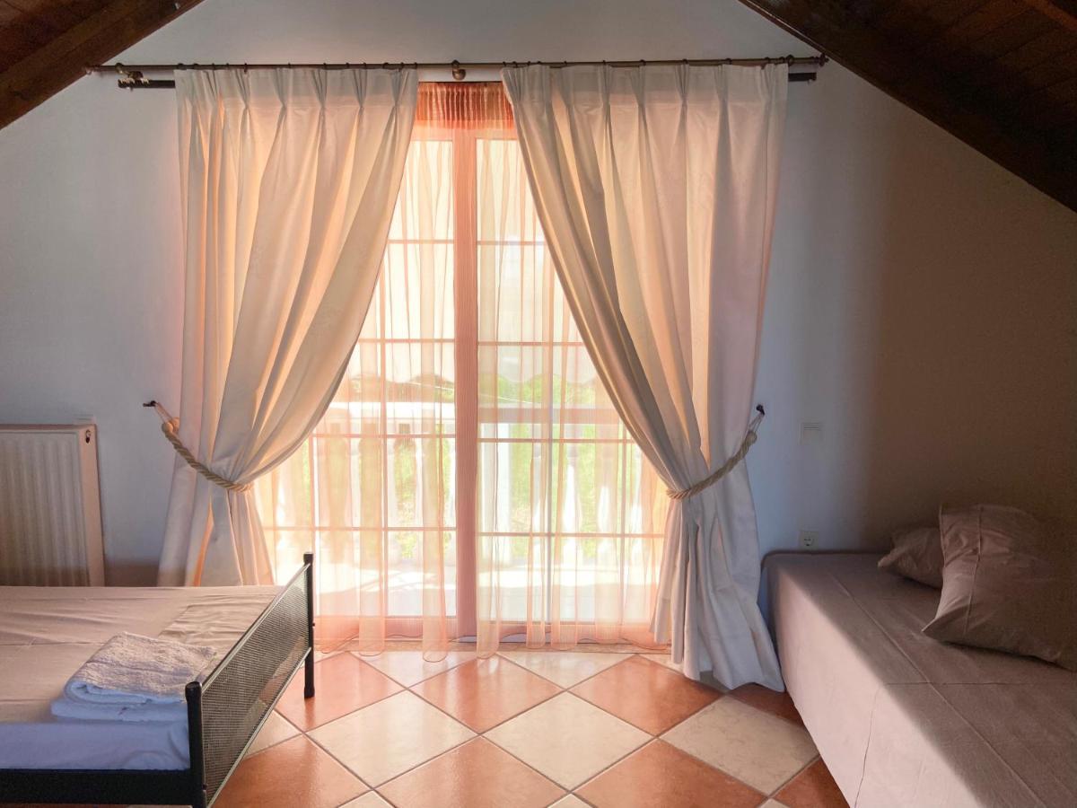 Rosa Seaview Loft Apartment