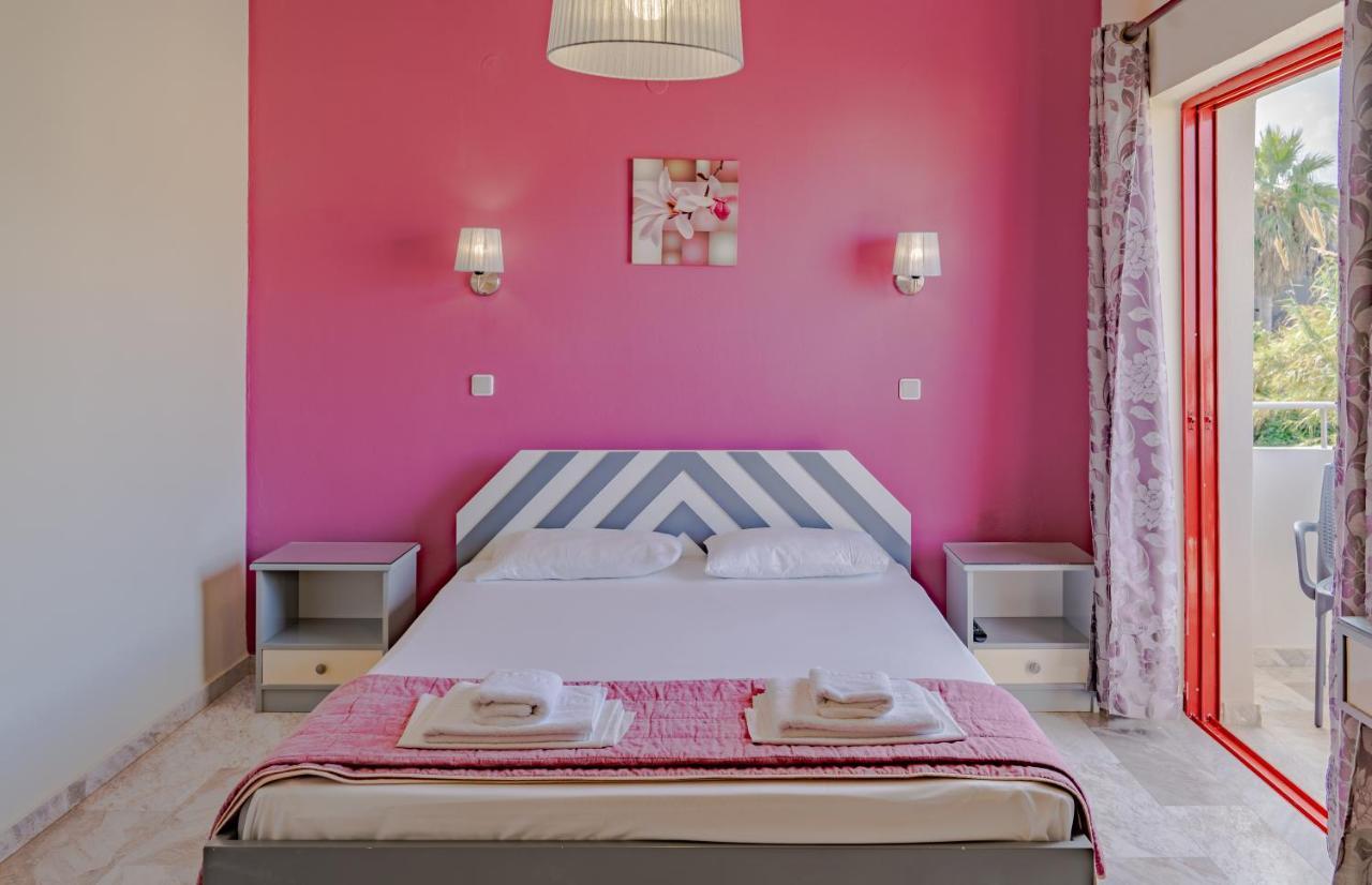 Saint Trope Studios Apartment Kalamaki (Chania)