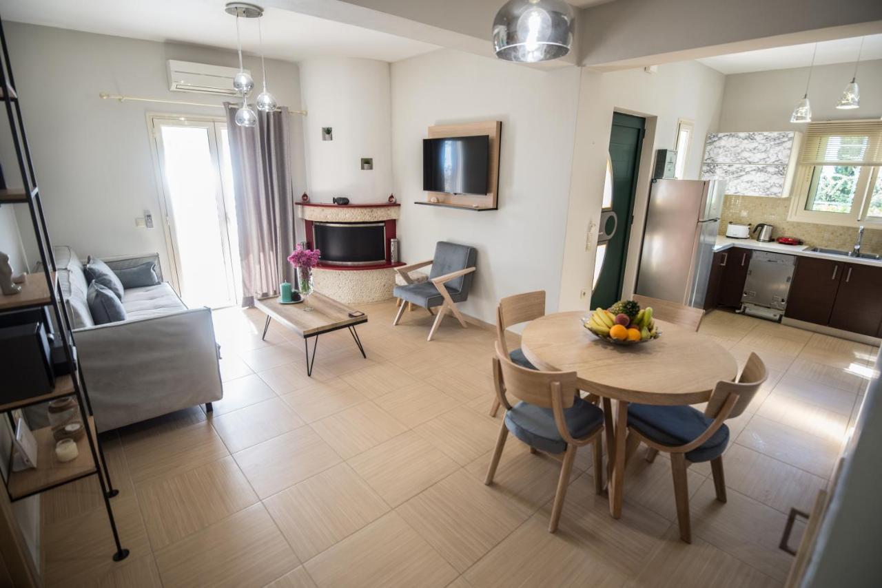 Private, Pool, Sunsets, Beaches, Amenities - Eleni * Athanion