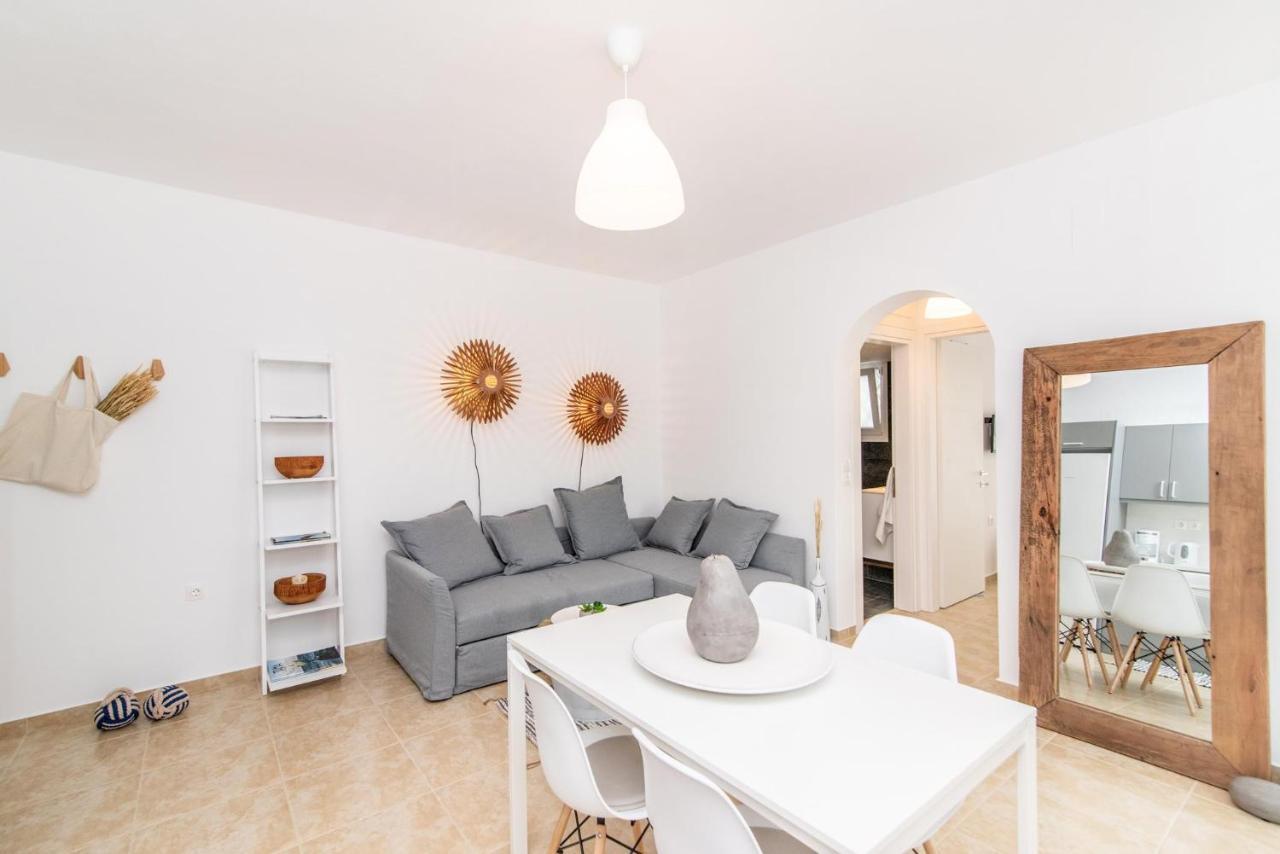 Holiday home Ikies A And B