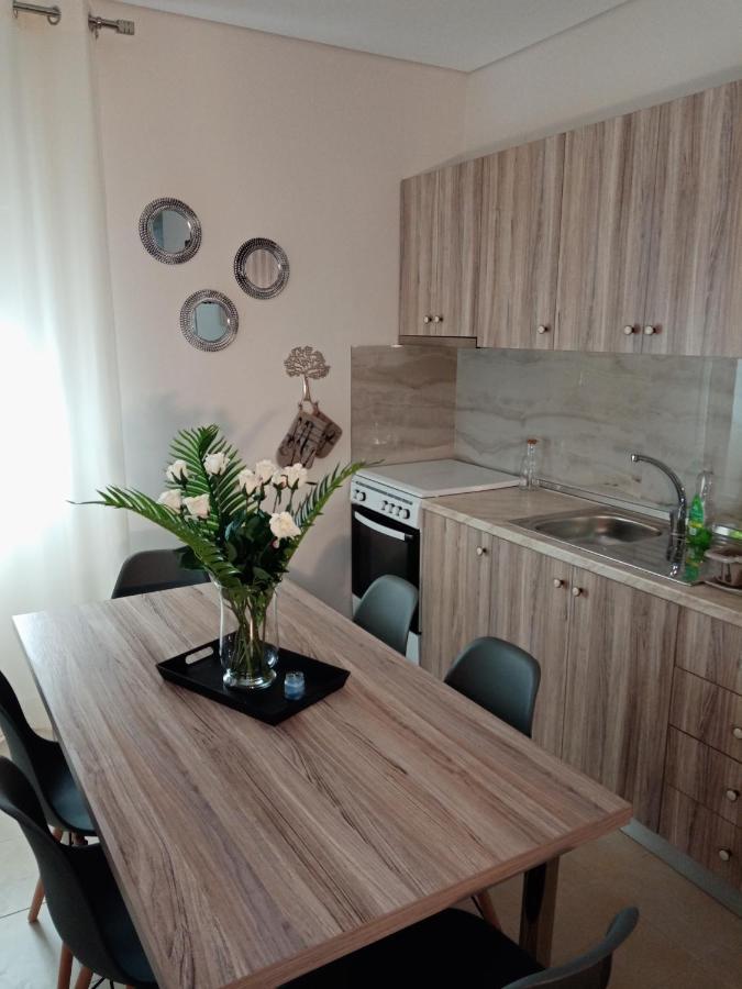 Apartment Roses 2