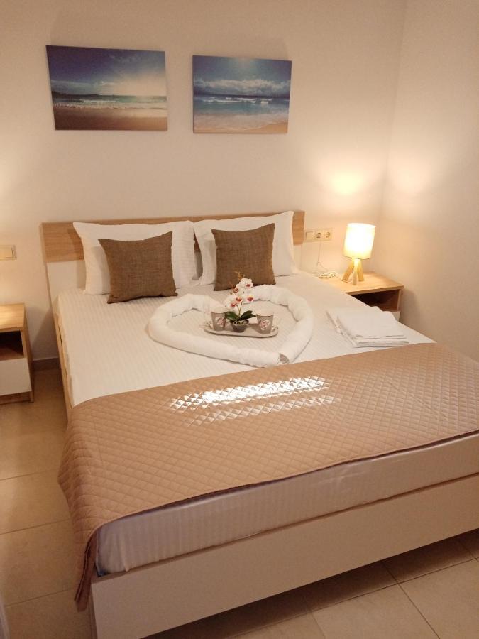 Apartment Roses 2 *