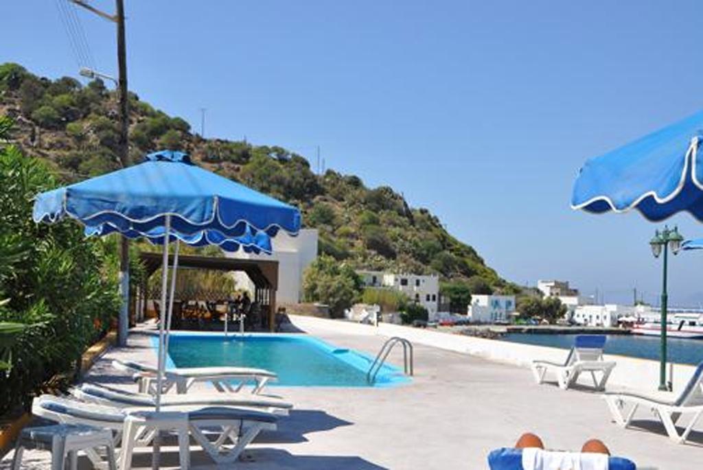 Hotel Haritos - Geothermal Hot Swimming Pool Mandraki (Nisyros)