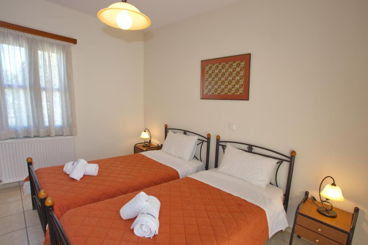 To Pithari Apartment Skyros