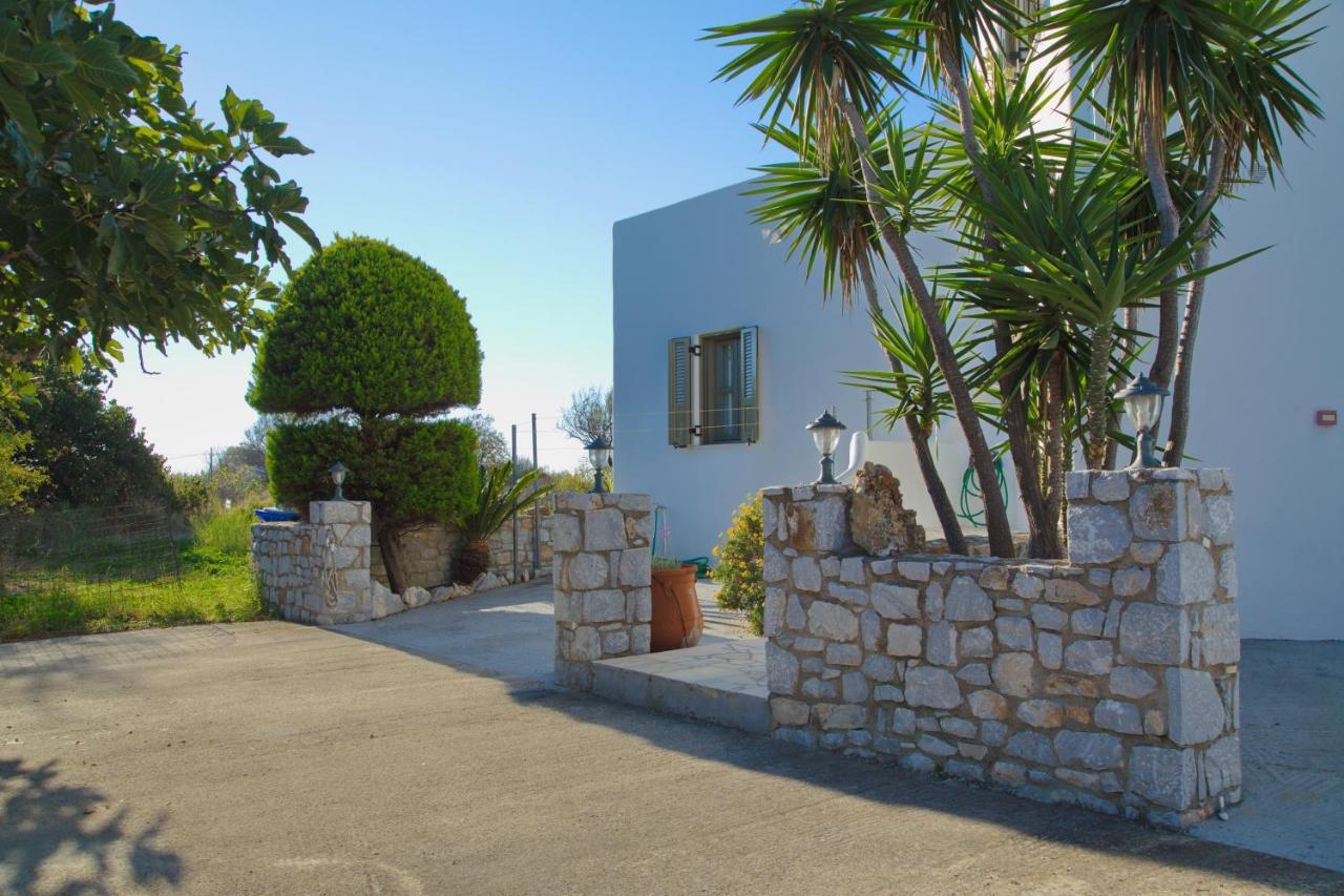 Apartment To Pithari *