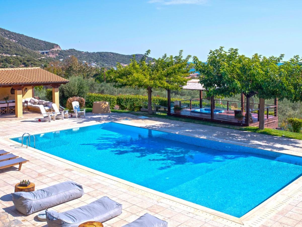 Villa Ferenity Nea Iraklitsa
