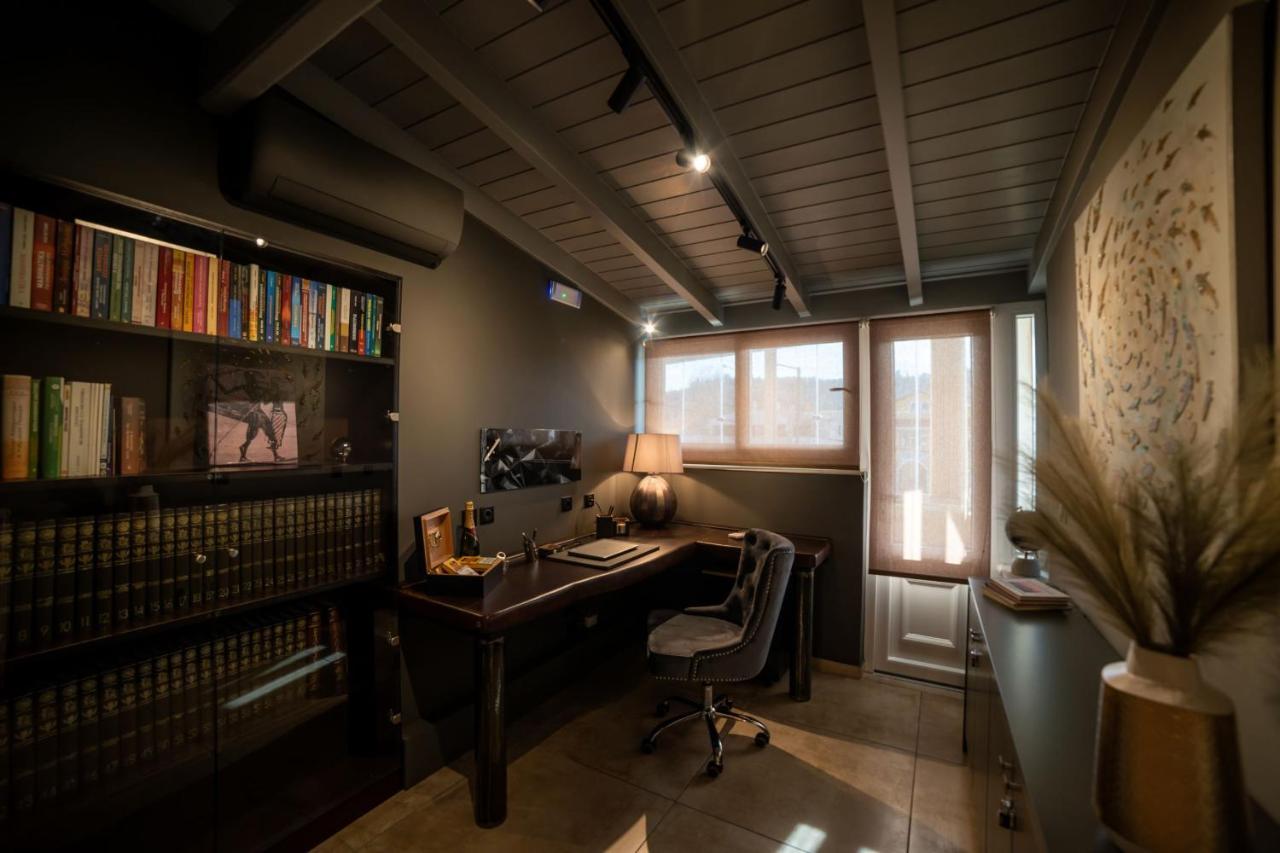 Daedalus Luxury - Seaview & Heated Pool