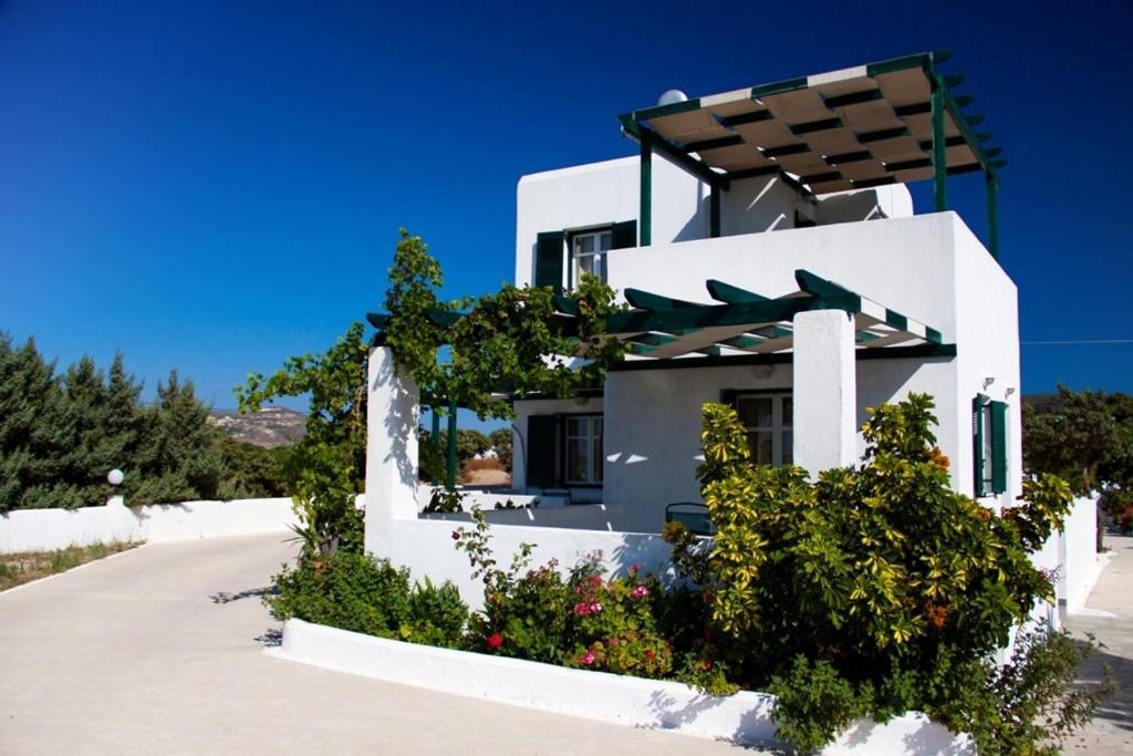 Apartment Akrothalassia Adamantas (Milos)