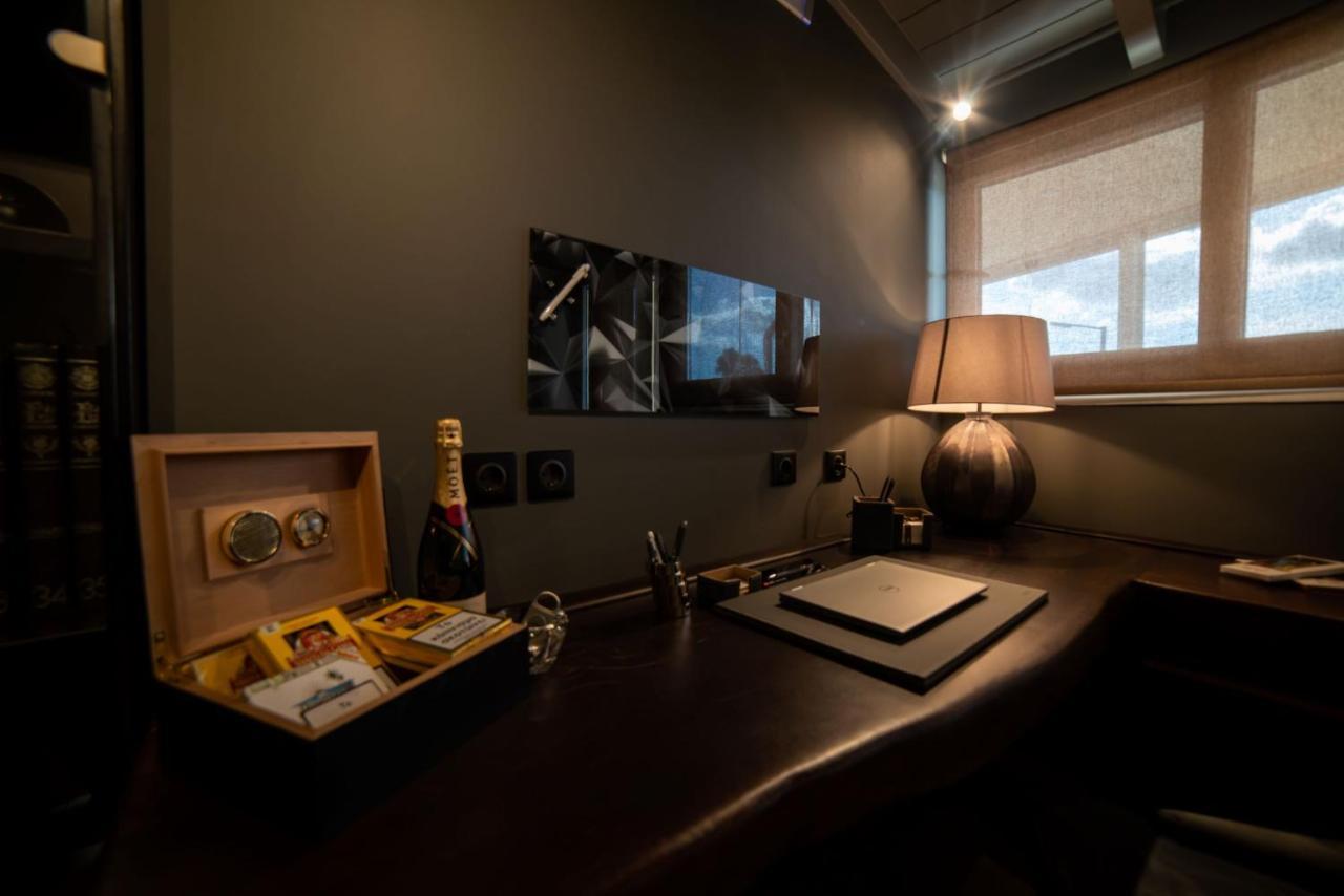 Daedalus Luxury - Seaview & Heated Pool *