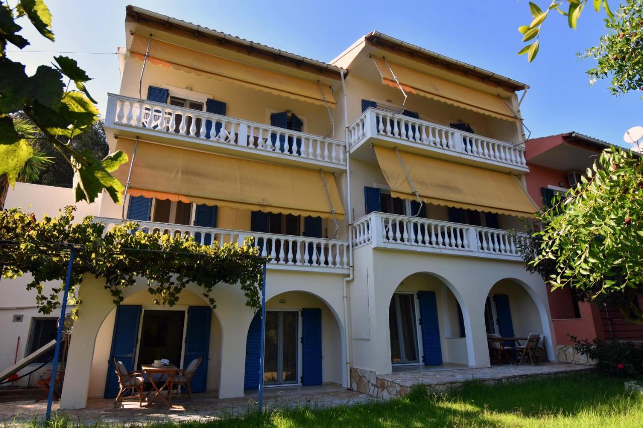 Delfini Aparthotel *