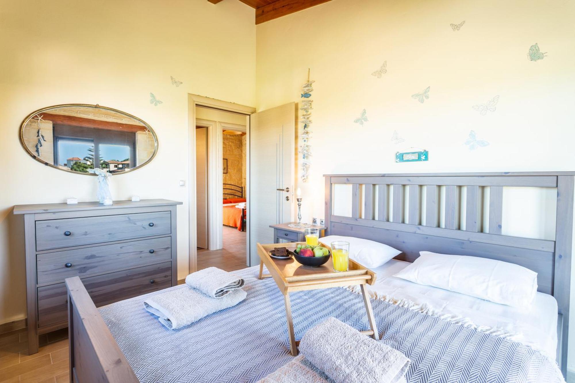 Spiliainn Spilia (Crete)