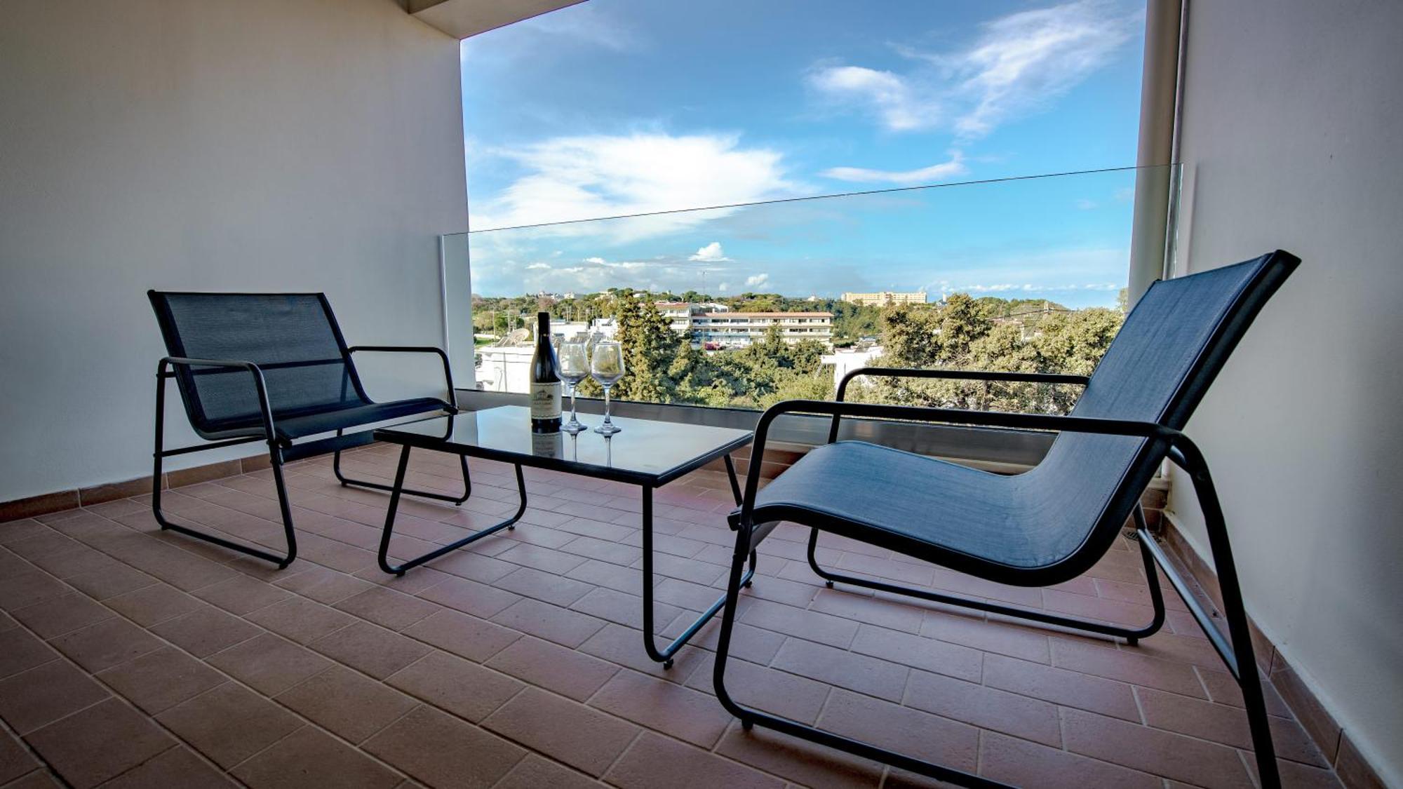 Eden Sunflower - Luxurious With Sea View