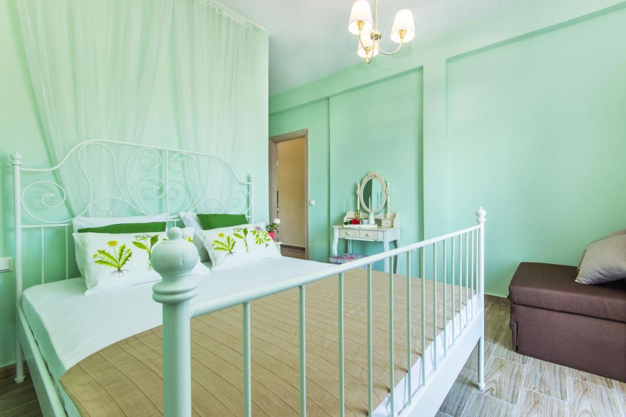 Vintage Place Apartment