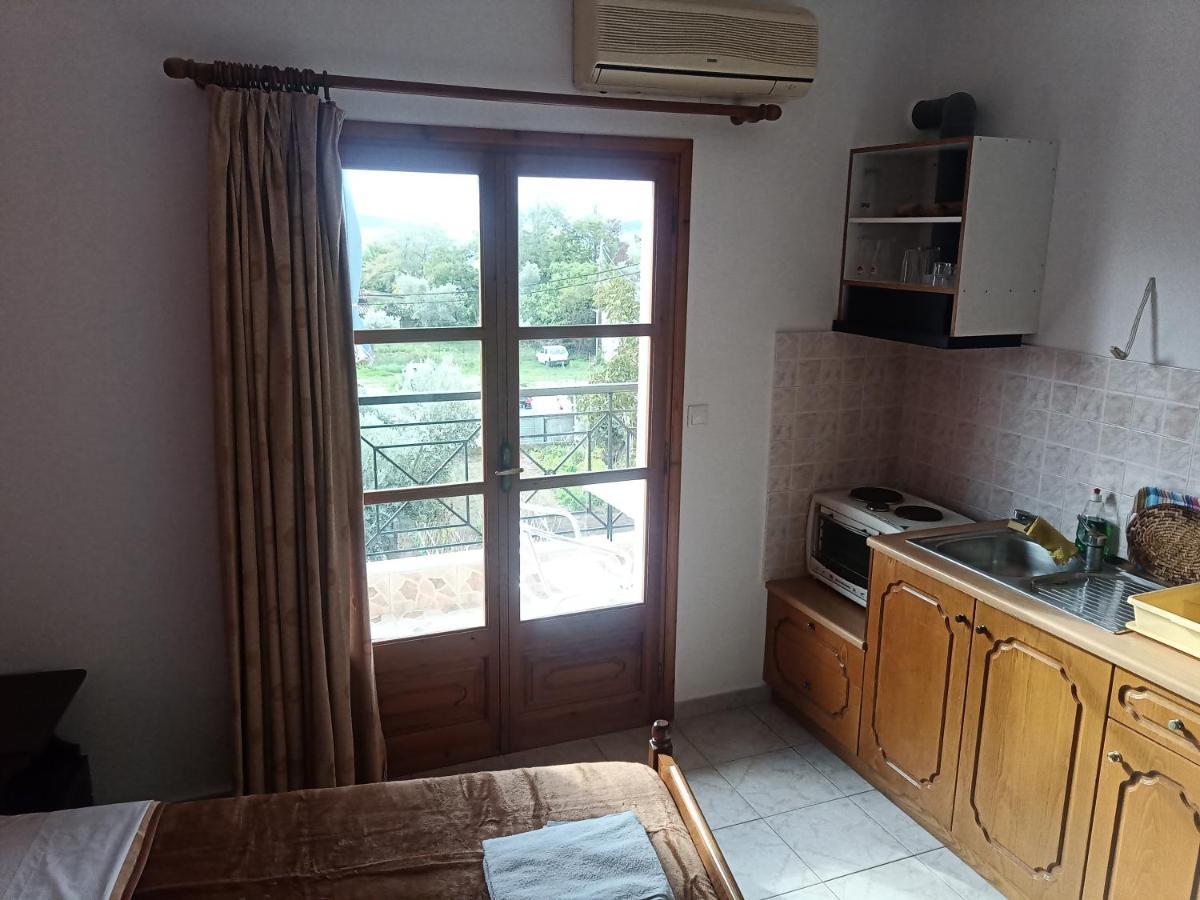 Skiathos Studios * Skiathos Town