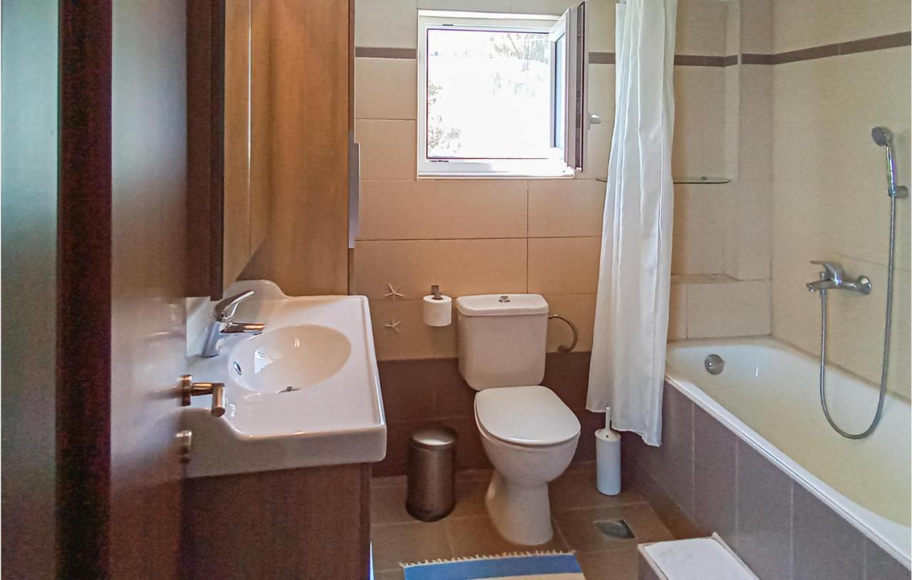Stunning In With Kitchen * Keratea