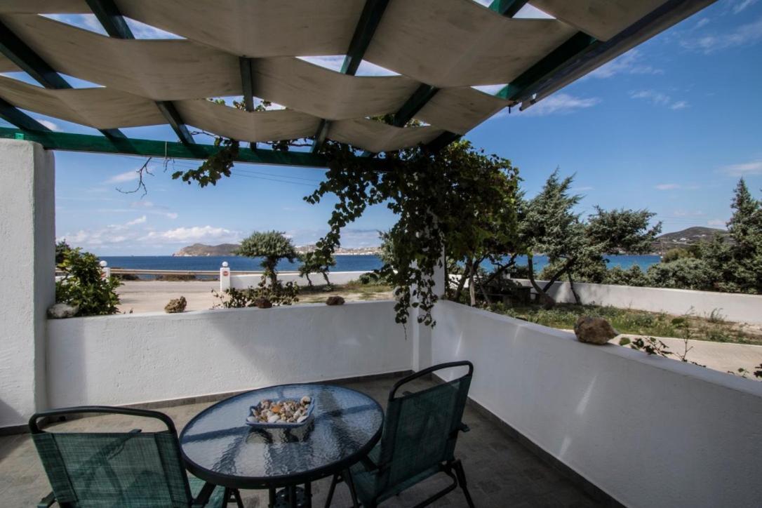 Apartment Akrothalassia Adamantas (Milos)