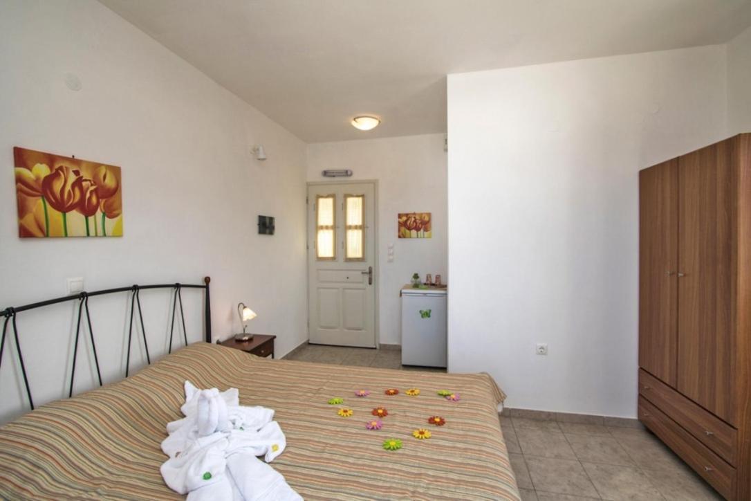 Apartment Akrothalassia Adamantas (Milos)