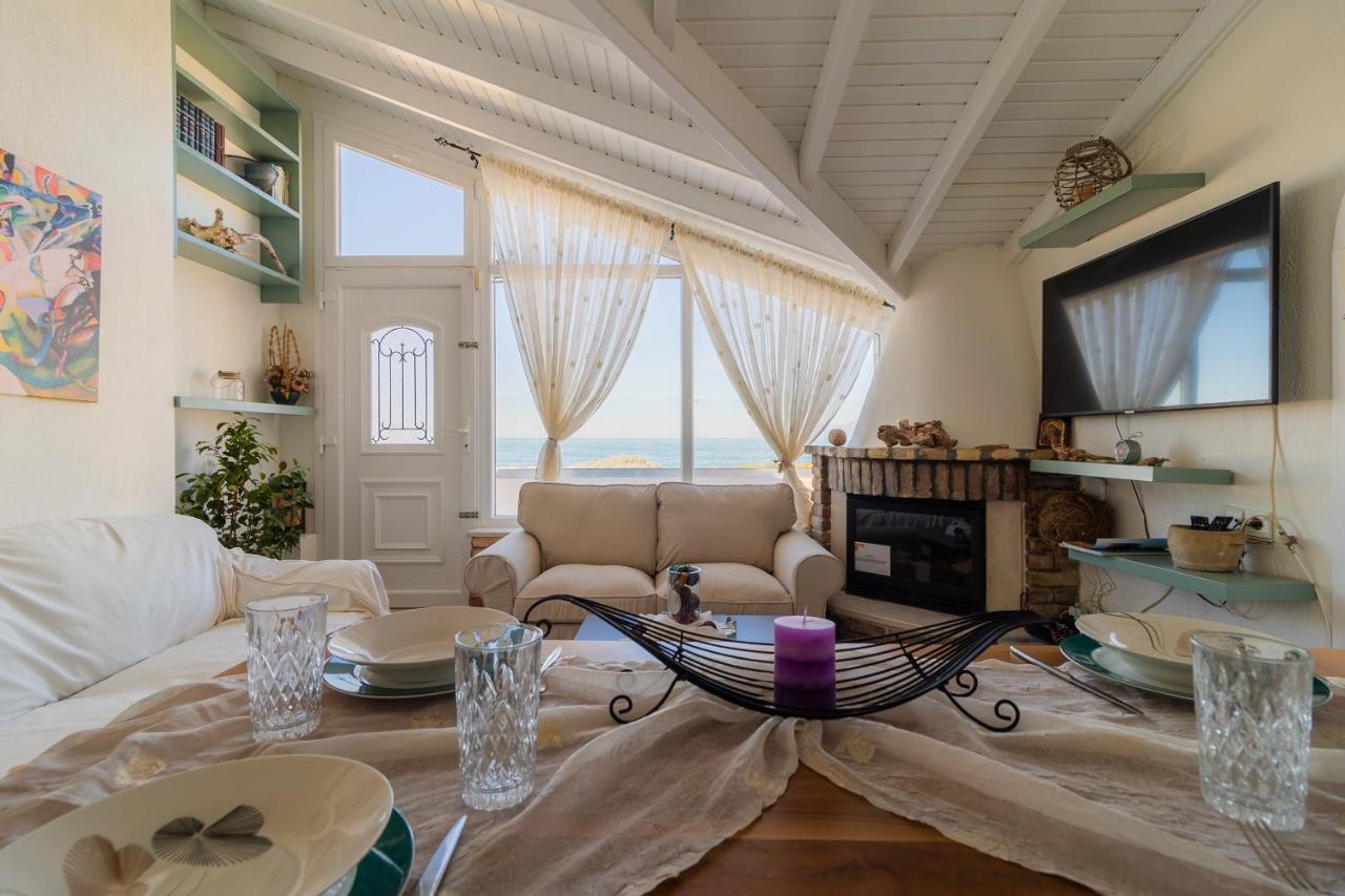 Athanasia - With Private Pool On The By Posarellivillas *