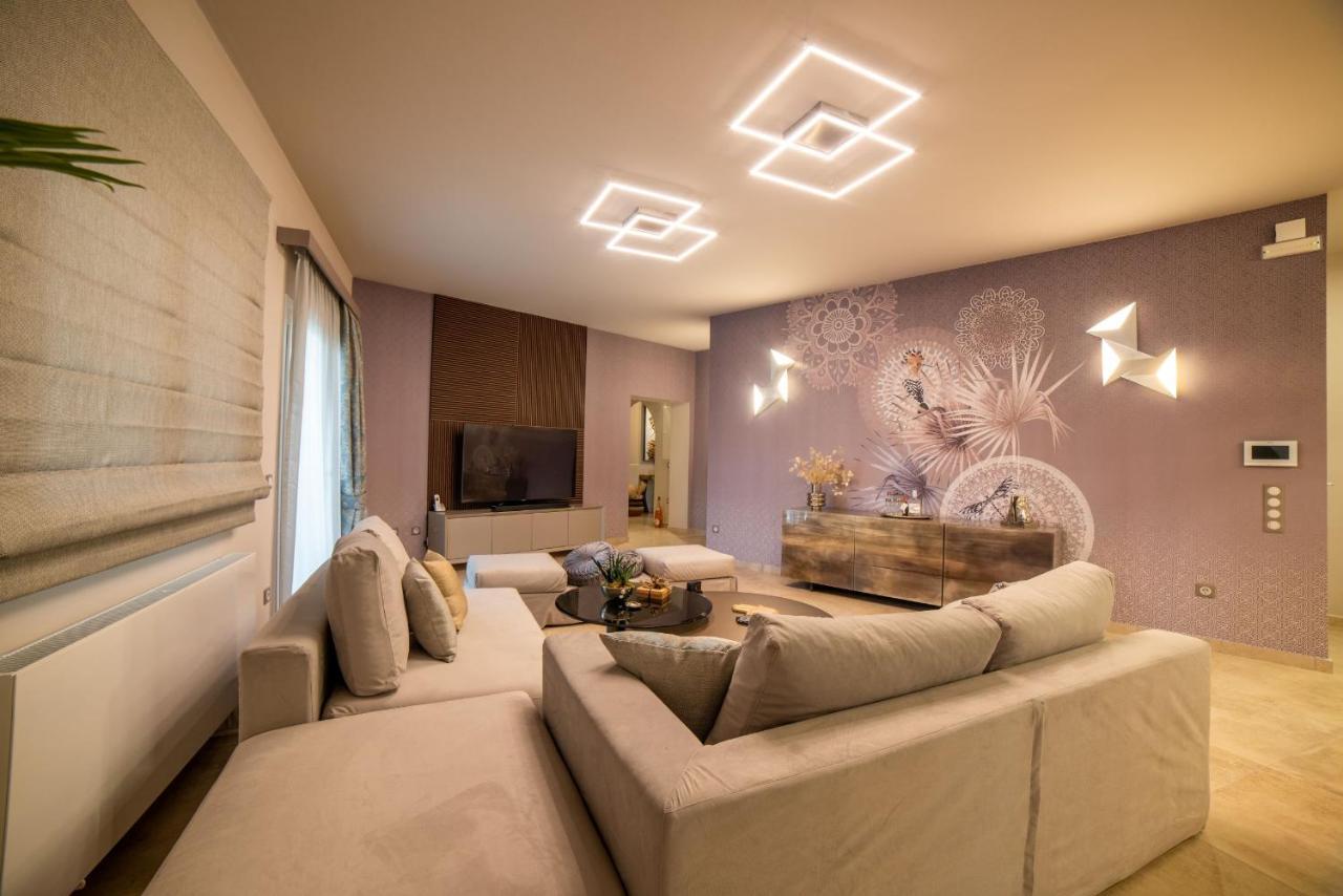 Daedalus Luxury - Seaview & Heated Pool Apartment *