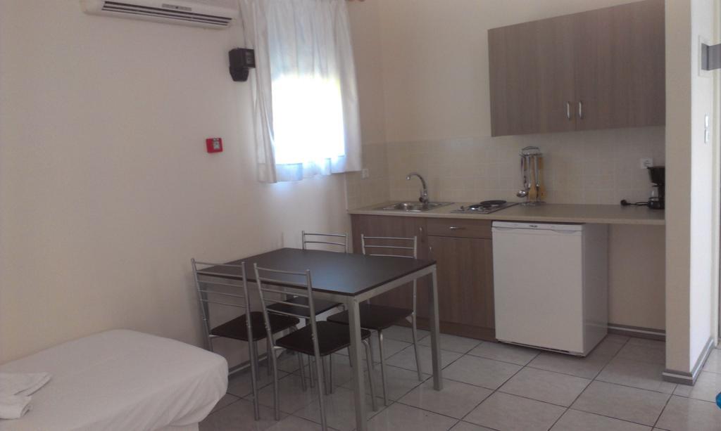 Iro Aparthotel Paralia Agias Foteinis