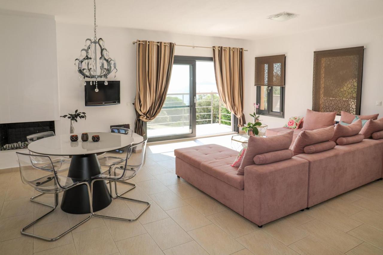 Golden King Villa *