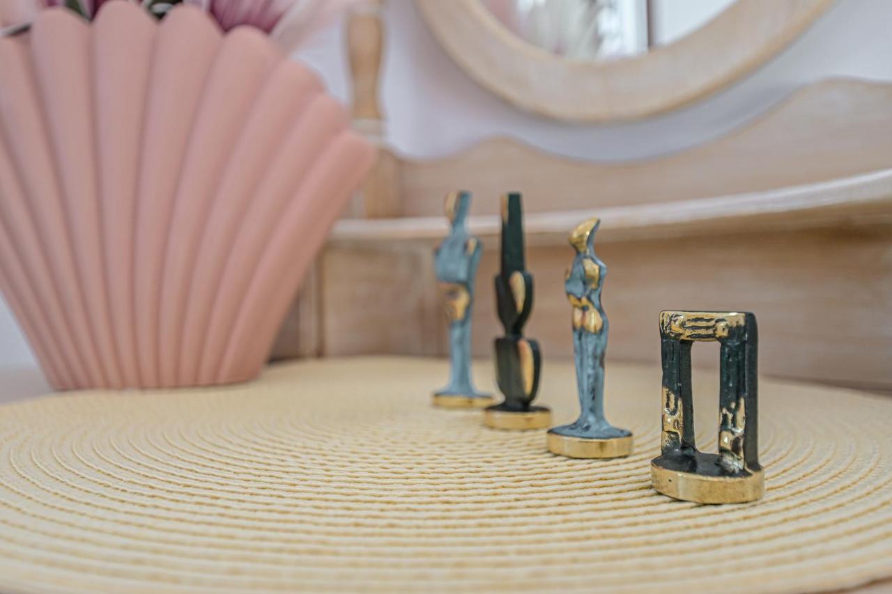 Golden Rose Elegant Vacation Apartment