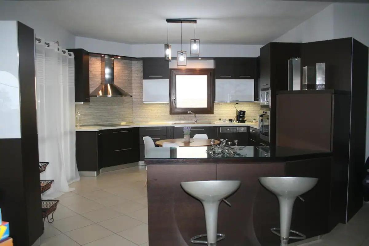 Moschoula - Sea View Grand