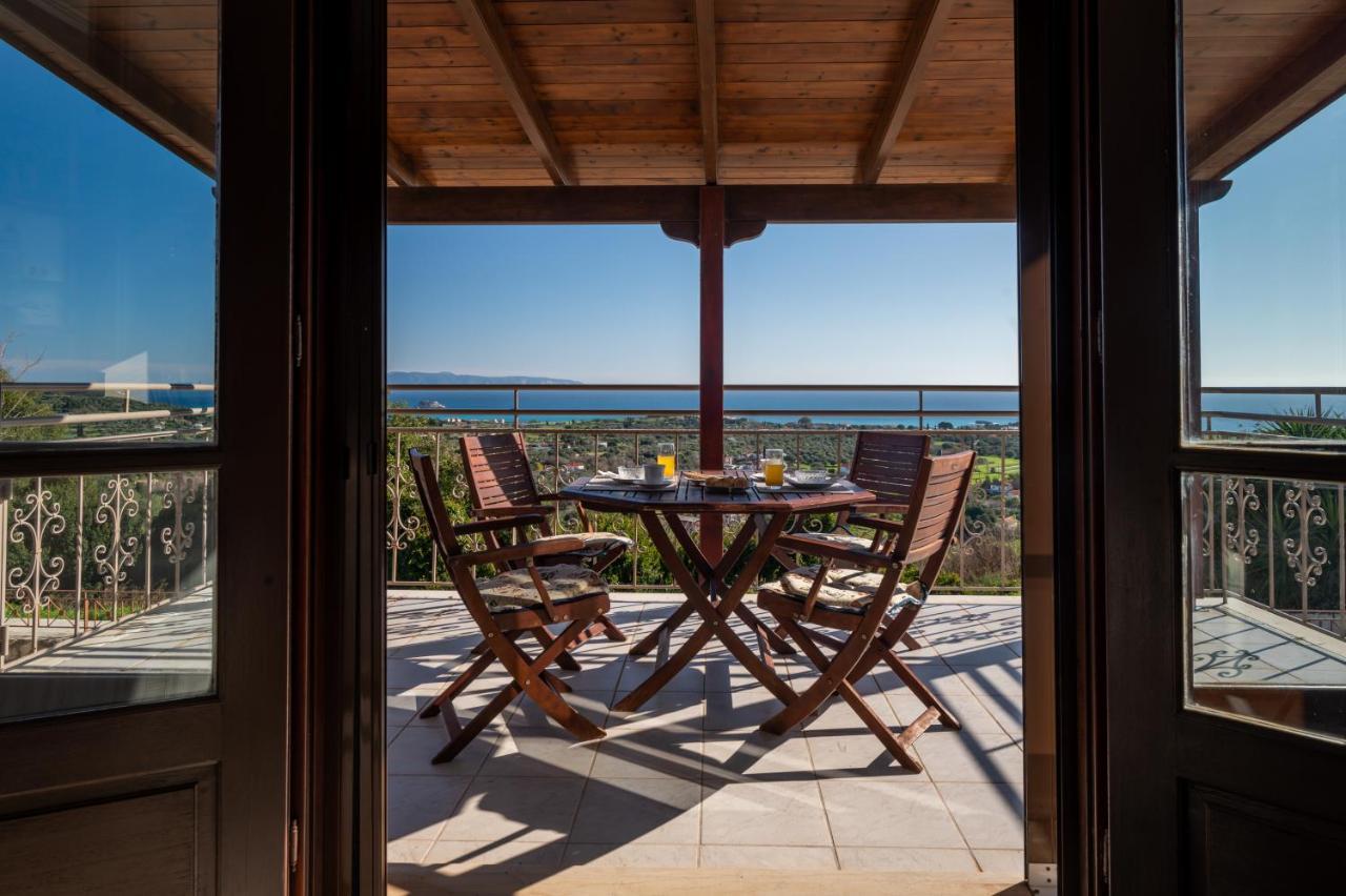 Vivian's Endless View Apartment Svoronata