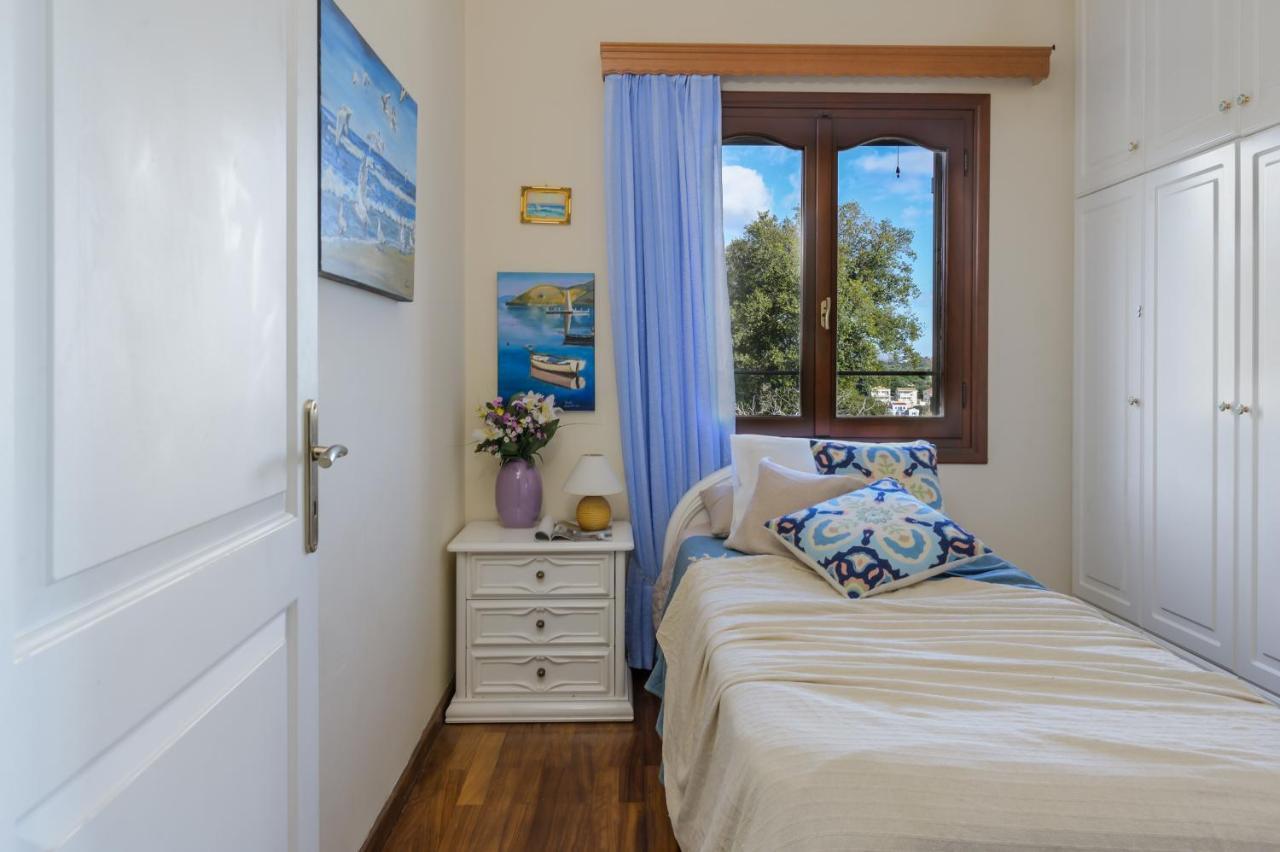 Vivian's Endless View Apartment Svoronata