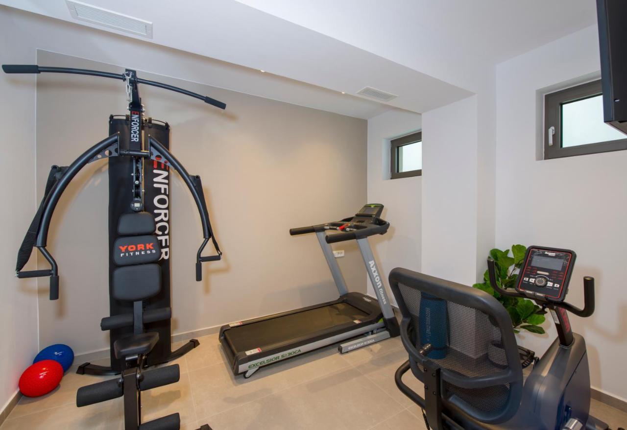 Imperium Luxury Villas-sauna, Jacuzzi, Heated Pool & Gym-chania *