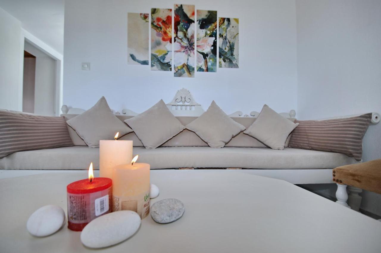 Karavos Waterfront Villa *