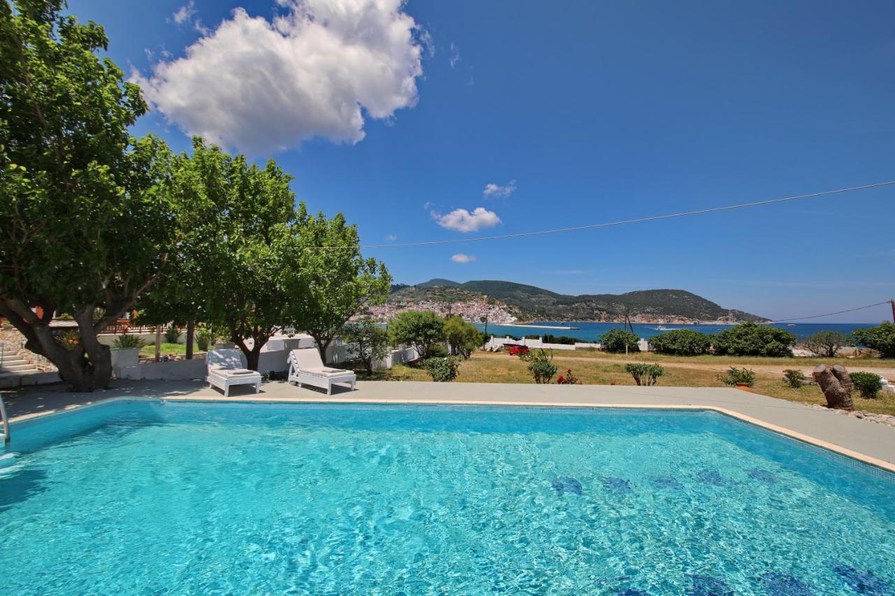 Villa Karavos Waterfront *