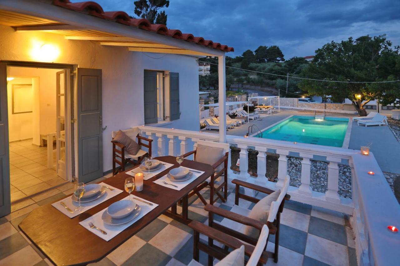 Villa Karavos Waterfront *