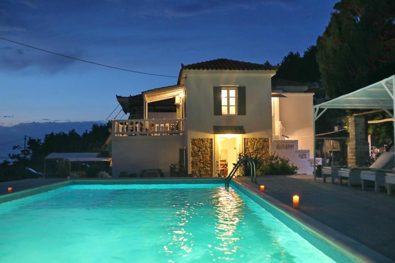 Karavos Waterfront Villa Skopelos Town