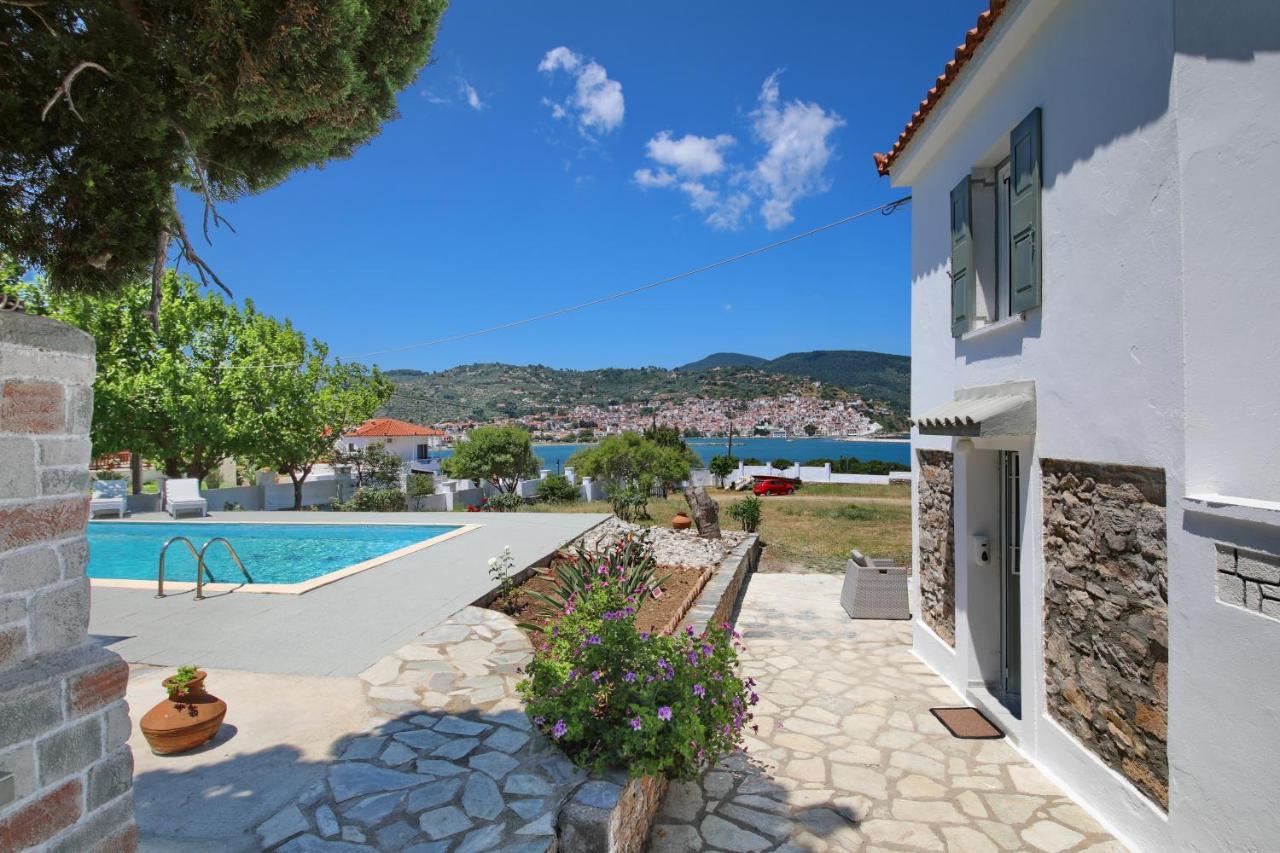 Karavos Waterfront Villa Skopelos Town