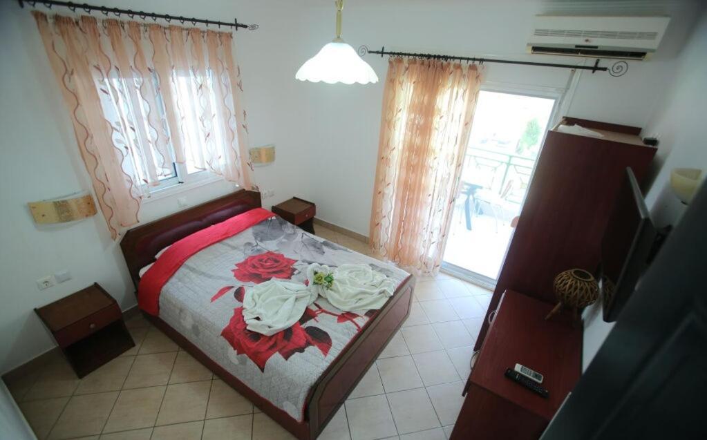 Tsitsirikos Studios Apartment Toroni