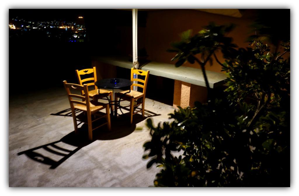 Romanza Ano Syros