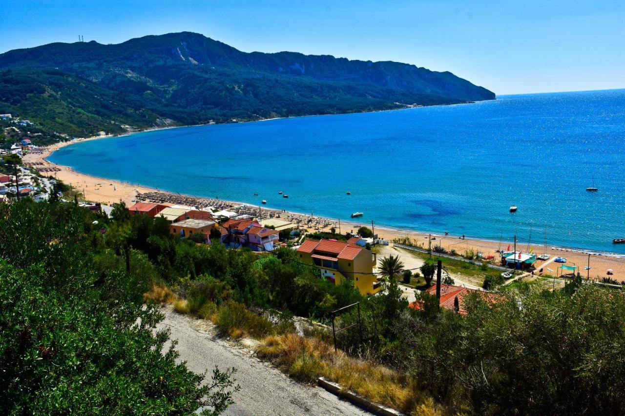 Delfini Aparthotel *