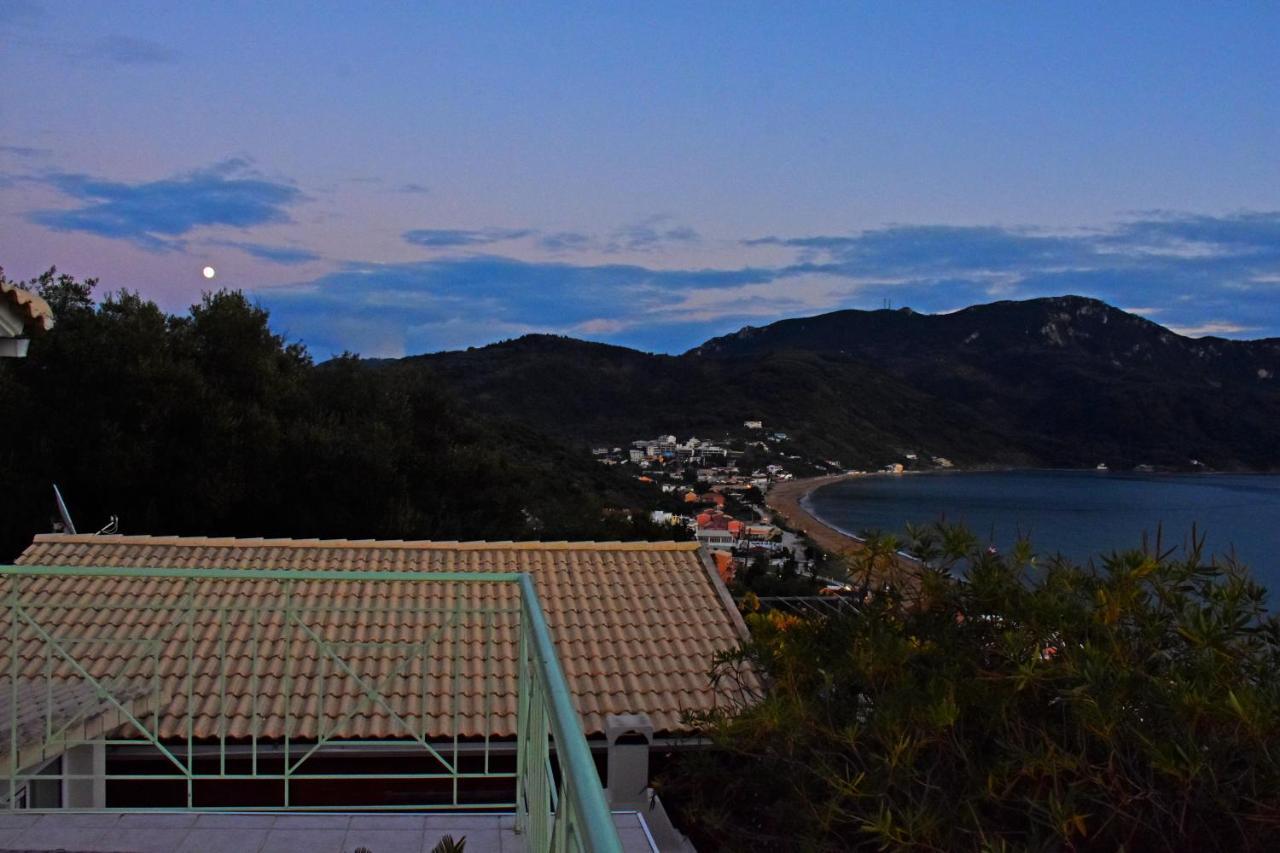 Delfini Aparthotel Agios Georgios Pagon