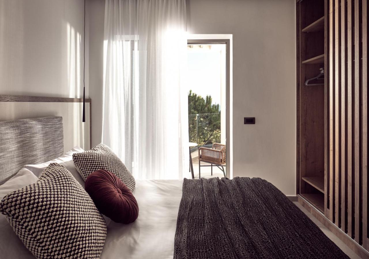Alexandra Seaview Luxurious Villa, By Thinkvilla *